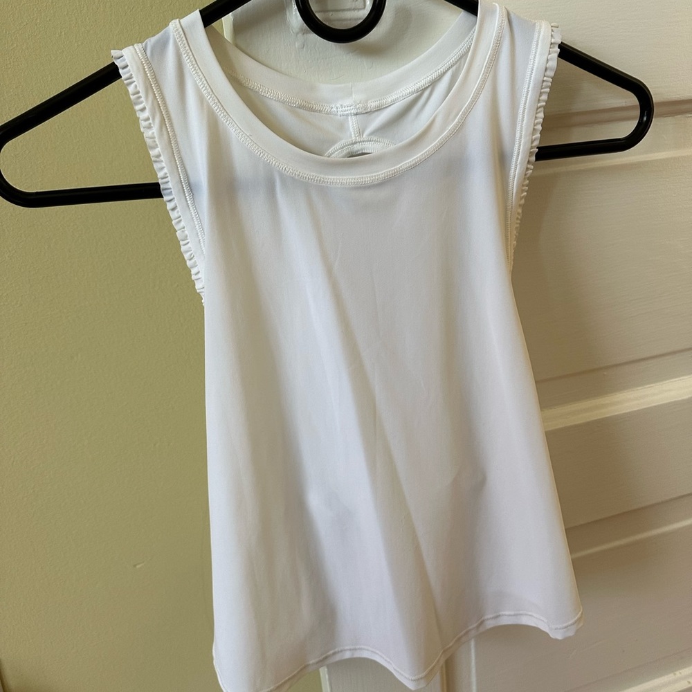 Lululemon size 2 cropped top
